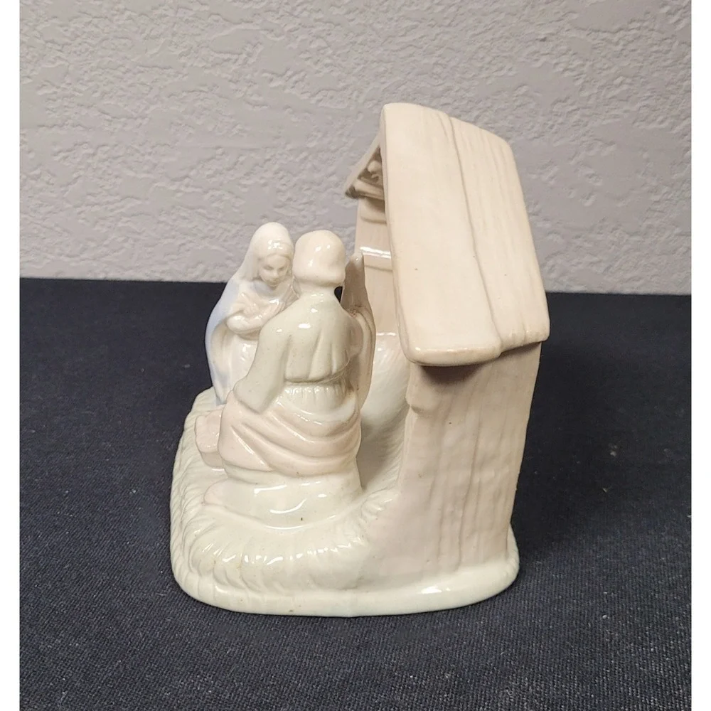 Vintage 1980s/90s Giftco Inc. Single-piece Porcelain Nativity Scene Figurine